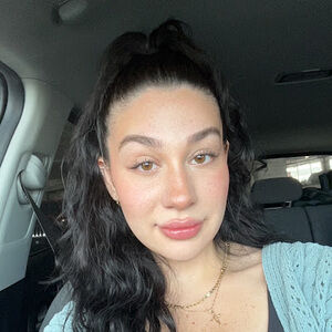 Meet your Posher, Madelyn